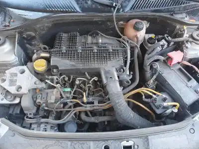 Здавання транспортного засобу renault clio ii fase ii (b/cb0) року 2001 потужний 