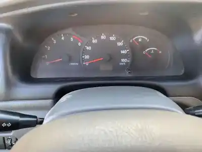 Veicolo di demolizione suzuki grand vitara 2.0 td /rf dell'anno 1998 alimentato 