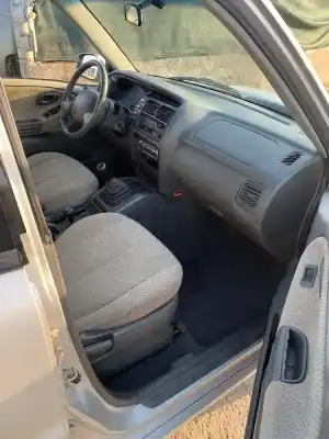 Veicolo di demolizione suzuki grand vitara 2.0 td /rf dell'anno 1998 alimentato 