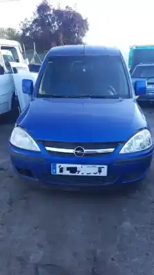 Véhicule à la ferraille corsa                                              combo                                                                                                                                                                                                                                                      1.3 cdti 16v                                                                                                                                                                                                                                               de l'année 2004 alimenté 