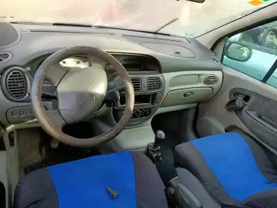 Scrapping Vehicle renault scenic (ja..) 1.9 dci authentique 102 cv / 75 kw of the year 2001 powered 