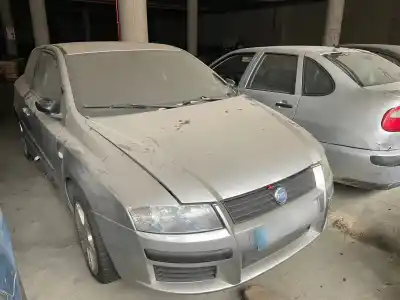 Veicolo di demolizione fiat stilo (192) 1.9 jtd / 1.9 jtd 115 active dell'anno 2004 alimentato 