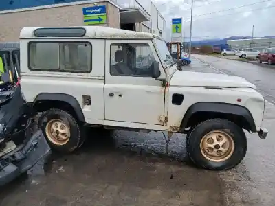 Scrapping Vehicle land rover defender (ld) td5 90 s.w. black of the year 0 powered 