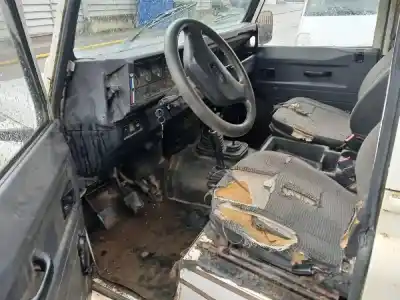 Scrapping Vehicle land rover defender (ld) td5 90 s.w. black of the year 0 powered 