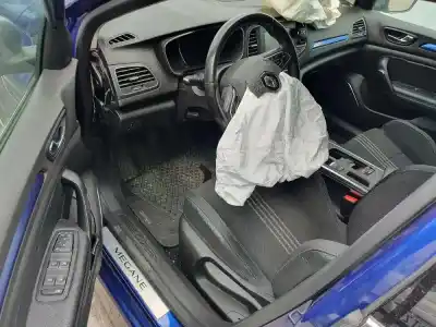 Veículo de Sucata renault megane iv berlina do ano 0 alimentado k9ku8
