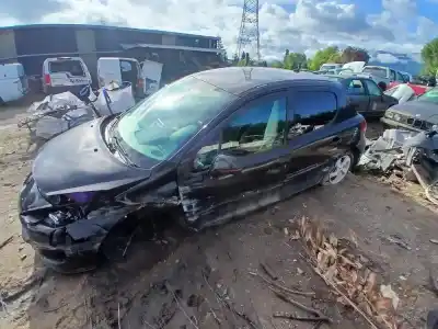 Veículo de Sucata peugeot 207 confort do ano 0 alimentado 8hz