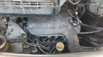 Véhicule à la ferraille RENAULT TRAFIC  de l'année 0 alimenté F9Q760