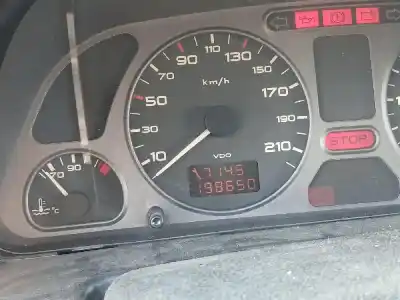 Véhicule à la ferraille PEUGEOT 306  de l'année 0 alimenté WJZ