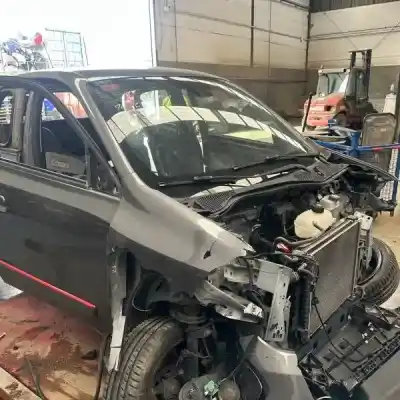 Здавання транспортного засобу RENAULT TWINGO III (BCM_, BCA_) 0.9 TCE 90 року 2014 потужний H4B401