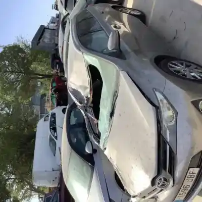 Vehicul casat TOYOTA AURIS (_E18_)  al anului 2012 alimentat 1ZRFAE