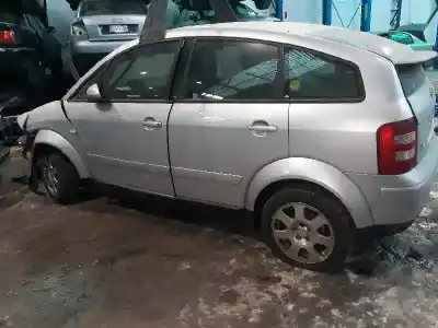 Veículo de Sucata audi a2 (8z) 1.4 do ano 2000 alimentado aua