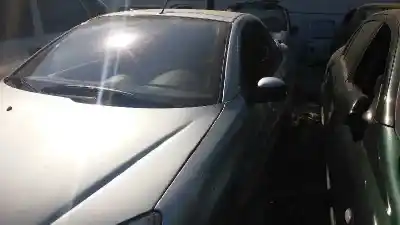 Veicolo di demolizione peugeot 206 cc cc dell'anno 2004 alimentato nfu