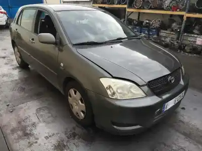 Sloopvoertuig toyota corolla (e12) 2.0 d-4d linea sol berlina van het jaar 2003 aangedreven 1cdftv