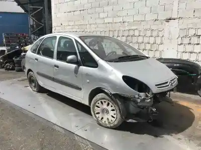 Véhicule à la ferraille CITROEN XSARA PICASSO (N68) 1.6 HDi de l'année 2010 alimenté 9HX
