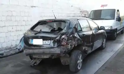 Veicolo di demolizione toyota corolla (e12) 2.0 d-4d linea luna berlina dell'anno 2004 alimentato 1cdftv