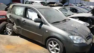 Veicolo di demolizione toyota corolla (e12) 2.0 d-4d linea luna berlina dell'anno 2004 alimentato 1cdftv