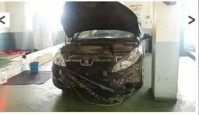 Veículo de Sucata PEUGEOT 407 ST Confort do ano 2004 alimentado RHR