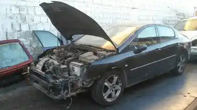 Veículo de Sucata peugeot 407 st confort do ano 2004 alimentado rhr