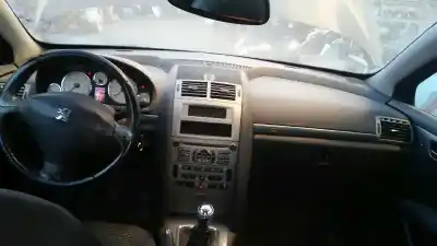 Veículo de Sucata peugeot 407 st confort do ano 2004 alimentado rhr