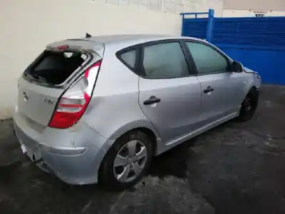 Veículo de Sucata hyundai i30 comfort do ano 2010 alimentado d4fb