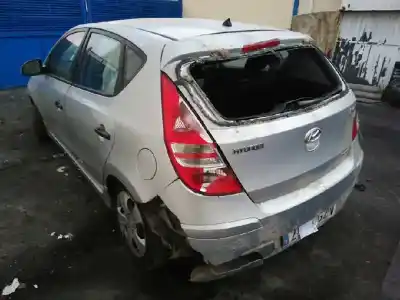 Veículo de Sucata hyundai i30 comfort do ano 2010 alimentado d4fb