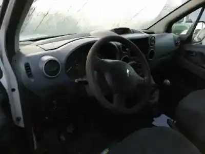 Veículo de Sucata peugeot partner kasten confort l1 do ano 2012 alimentado 9h06