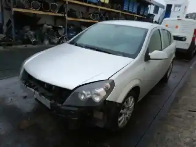 Vehicul casat opel astra h berlina cosmo al anului 2005 alimentat z17dth