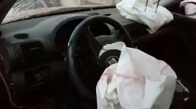 Sloopvoertuig seat leon (1m1) signo van het jaar 2003 aangedreven bcb