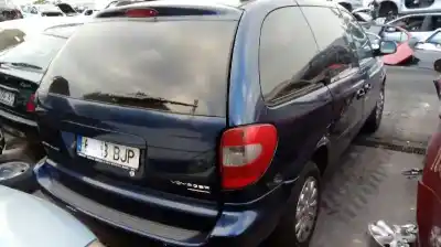 Véhicule à la ferraille CHRYSLER VOYAGER (RG) 2.5 CRD SE Grand Voyager de l'année 2001 alimenté VM98B