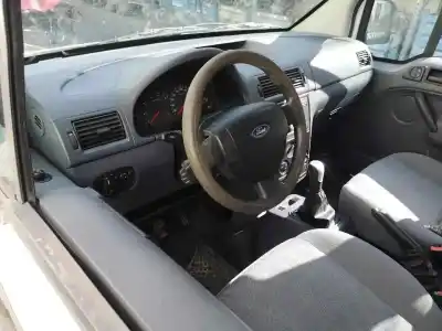 Veículo de Sucata FORD TOURNEO CONNECT (TC7) Kombi B. corta (2006->) do ano 2008 alimentado RWPA