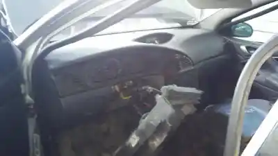 Vehicul casat citroen c5 berlina 2.0 hdi al anului 2004 alimentat rhz