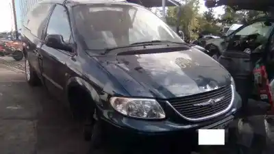 Véhicule à la ferraille chrysler voyager (rg) 2.5 crd se grand voyager de l'année 2003 alimenté vm69b