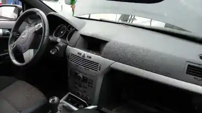 Sloopvoertuig opel astra gtc cosmo van het jaar 2005 aangedreven z19dt