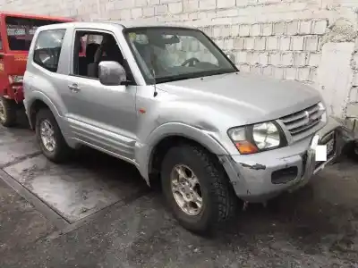 Veículo de Sucata MITSUBISHI MONTERO (V60/V70) 3.2 DI-D Avance do ano 2001 alimentado 4M41