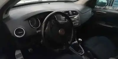 Veículo de Sucata fiat bravo (198) 2.0 16v multijet super sport do ano 2009 alimentado 198a5000