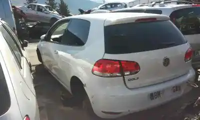 Veículo de Sucata volkswagen golf vi (5k1) 1.4 do ano 2011 alimentado cgga