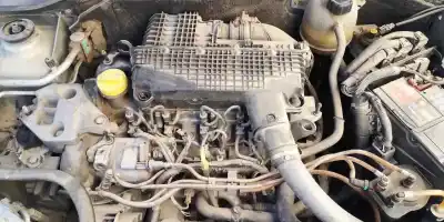 Véhicule à la ferraille renault clio ii fase ii (b/cb0) expression de l'année 2002 alimenté k9k704