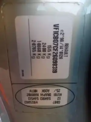 Véhicule à la ferraille renault clio ii fase ii (b/cb0) expression de l'année 2002 alimenté k9k704