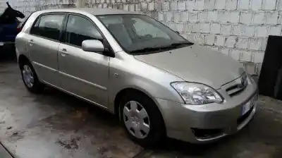 Veicolo di demolizione toyota corolla (e12) 2.0 d-4d linea luna berlina dell'anno 2005 alimentato 1cdftv