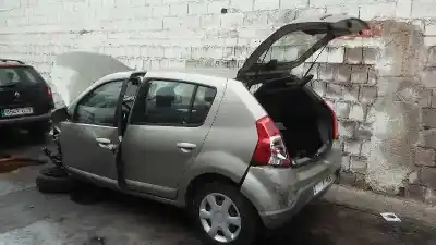 Veicolo di demolizione DACIA SANDERO 1.5 dCi dell'anno 2011 alimentato K9K892