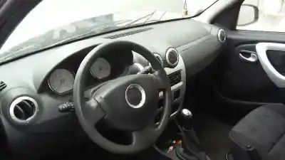 Veicolo di demolizione dacia sandero 1.5 dci dell'anno 2011 alimentato k9k892