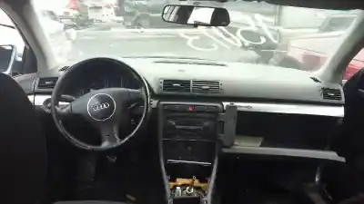 Veículo de Sucata audi a4 berlina (8e) 2.5 v6 24v tdi do ano 2002 alimentado ake