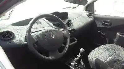 Veículo de Sucata renault twingo 1.2 16v 101 cv / 74 kw do ano 2013 alimentado d4f770