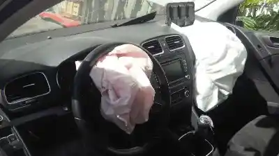 Veículo de Sucata volkswagen golf vi (5k1) 2.0 tdi do ano 2009 alimentado cbd