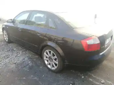 Veículo de Sucata audi a4 berlina (8e) 2.5 v6 24v tdi do ano 2001 alimentado ake