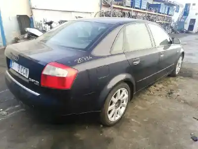 Veículo de Sucata AUDI A4 BERLINA (8E) 2.5 V6 24V TDI do ano 2001 alimentado AKE