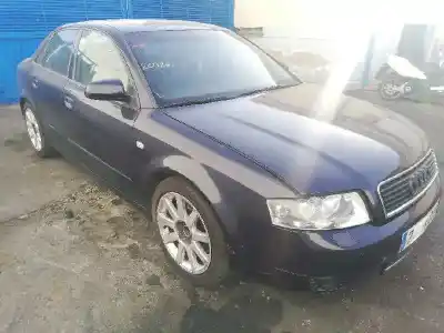 Veículo de Sucata audi a4 berlina (8e) 2.5 v6 24v tdi do ano 2001 alimentado ake