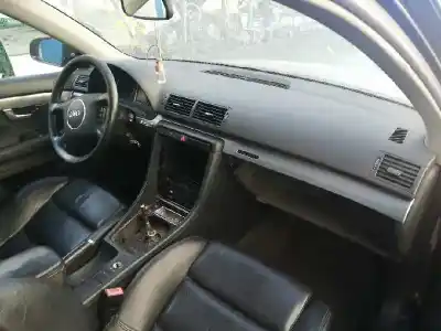 Veículo de Sucata audi a4 berlina (8e) 2.5 v6 24v tdi do ano 2001 alimentado ake