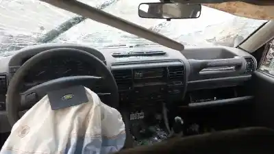 Veicolo di demolizione land rover discovery (lt) td5 dell'anno 2000 alimentato 10p