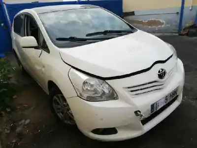 Veículo de Sucata TOYOTA VERSO (_R2_) 2.0 D-4D (AUR20_) do ano 2011 alimentado 1AD